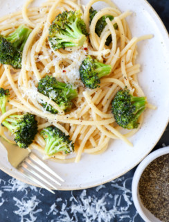 Picture of bucatini cacio e pepe pasta with broccoli