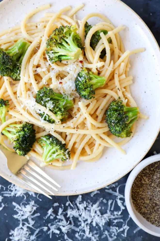 Picture of bucatini cacio e pepe pasta with broccoli