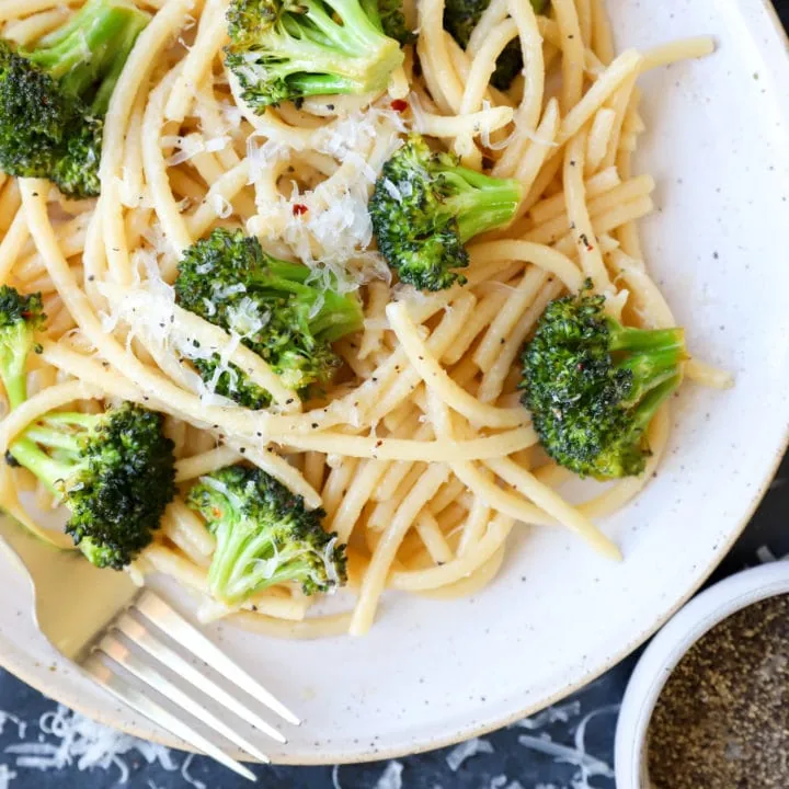 Picture of bucatini cacio e pepe pasta with broccoli