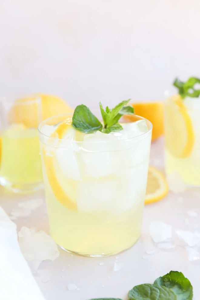 Limoncello Spritz cocktail in glasses image
