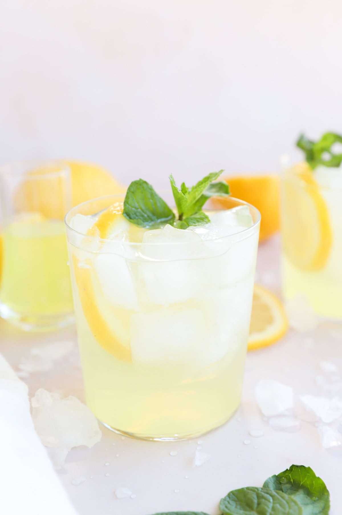 Limoncello Spritz cocktail in glasses image