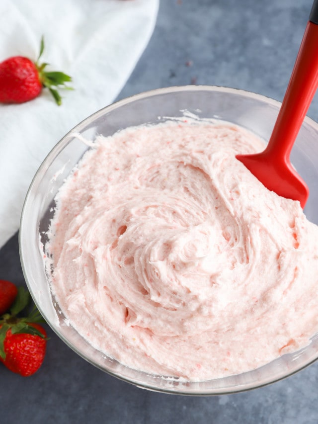 easy strawberry buttercream frosting Cake 'n Knife