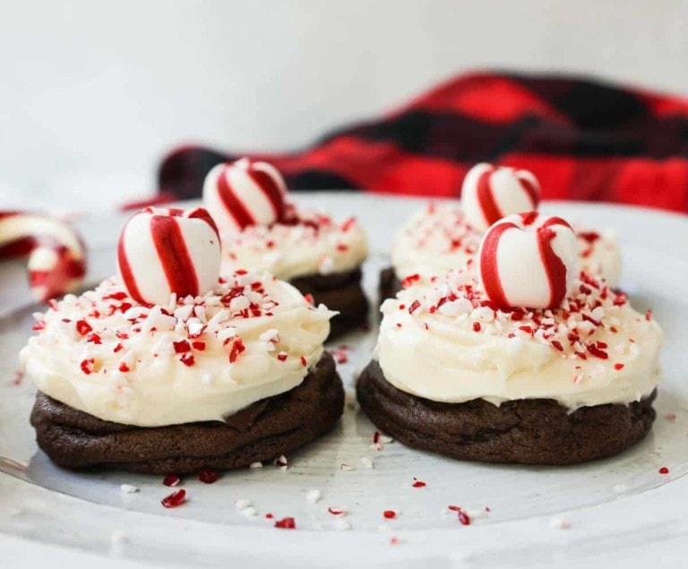 peppermint frosted chocolate cookies