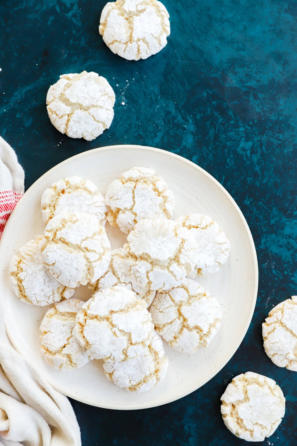 Authentic Italian Amaretti Biscuits Recipe | Cake 'n Knife