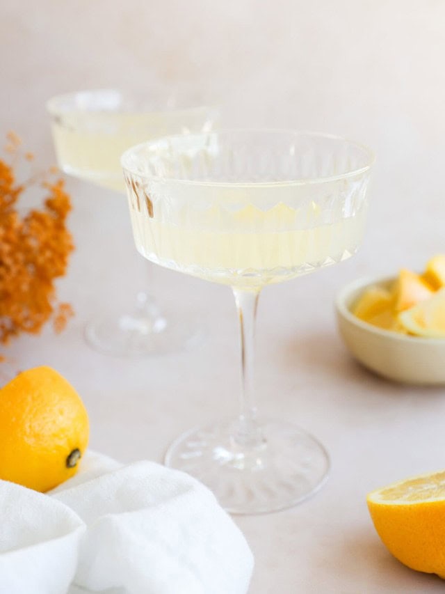bee’s knees cocktail