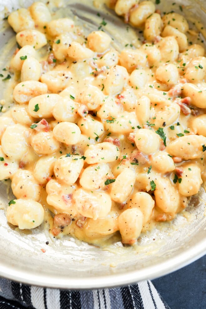 Easy italian pasta recipe with cheese sauce and pancetta
