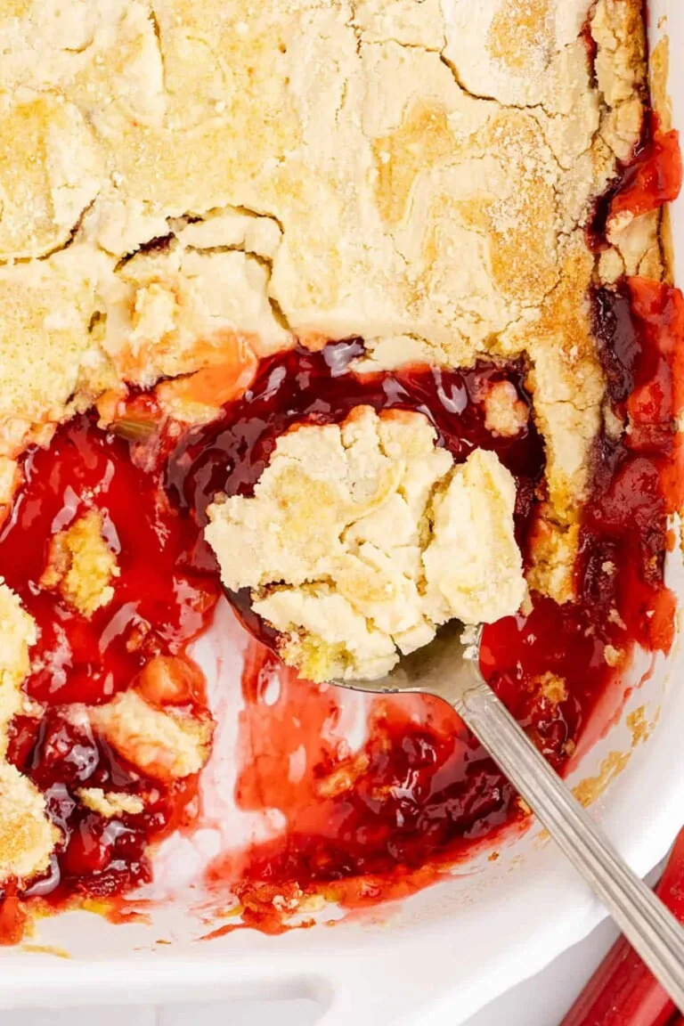 strawberry rhubarb dump cake