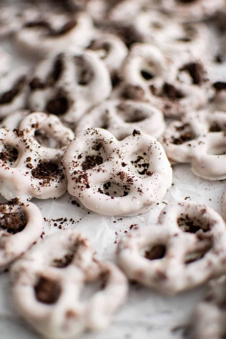 cookies and cream pretzels