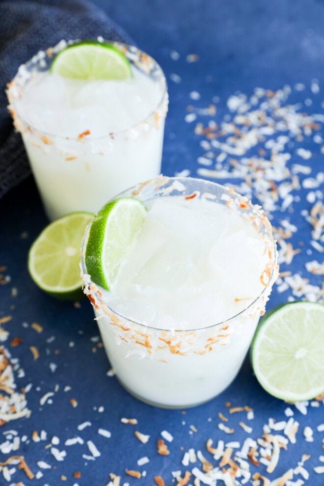 Easy tropical cocktail for the summertime